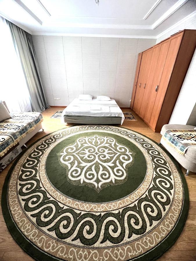 Apartment 57 теплые и уютные возле байтерека с 2 большими кроватями и с 2 диванами с изолированными комнатами *