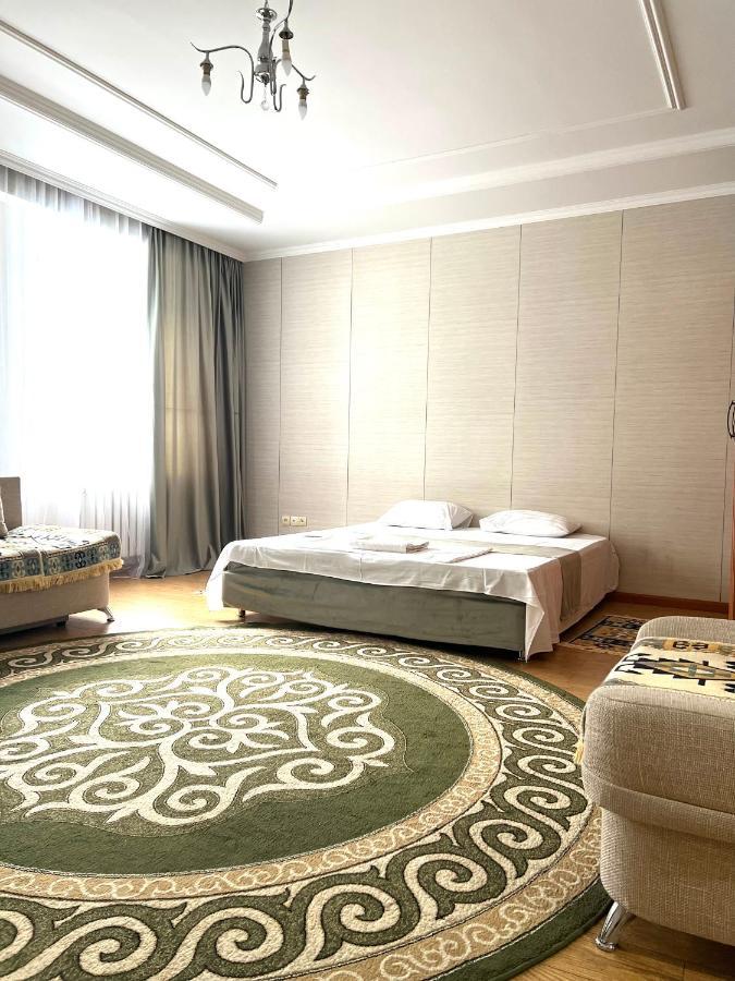 Apartment 57 теплые и уютные возле байтерека с 2 большими кроватями и с 2 диванами с изолированными комнатами *
