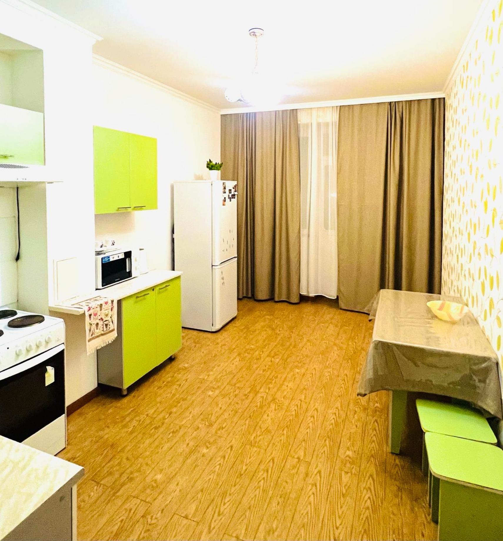 Apartment 57 теплые и уютные возле байтерека с 2 большими кроватями и с 2 диванами с изолированными комнатами *