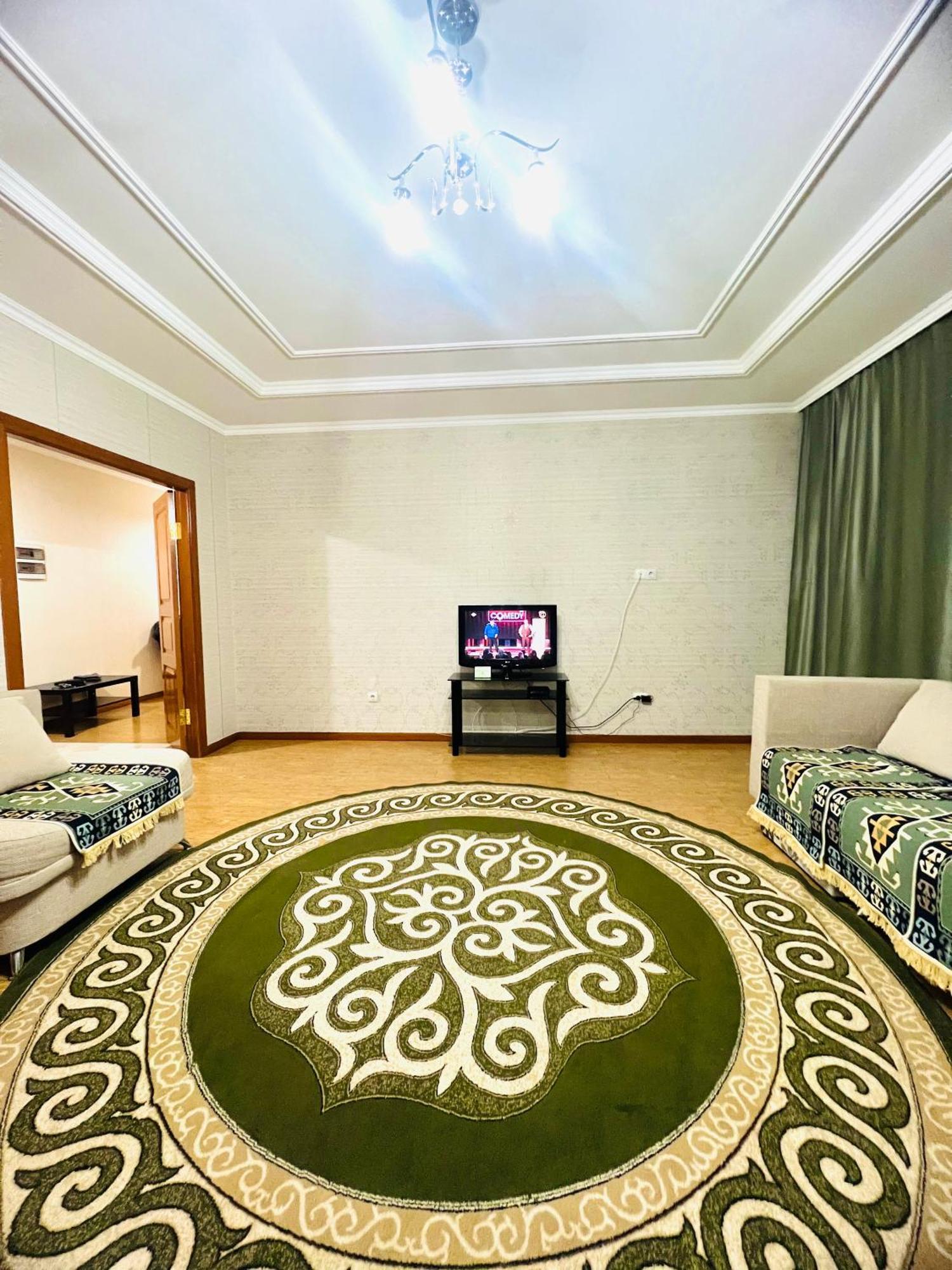Apartment 57 теплые и уютные возле байтерека с 2 большими кроватями и с 2 диванами с изолированными комнатами *